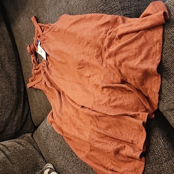 Tank - Picture 2 of 3